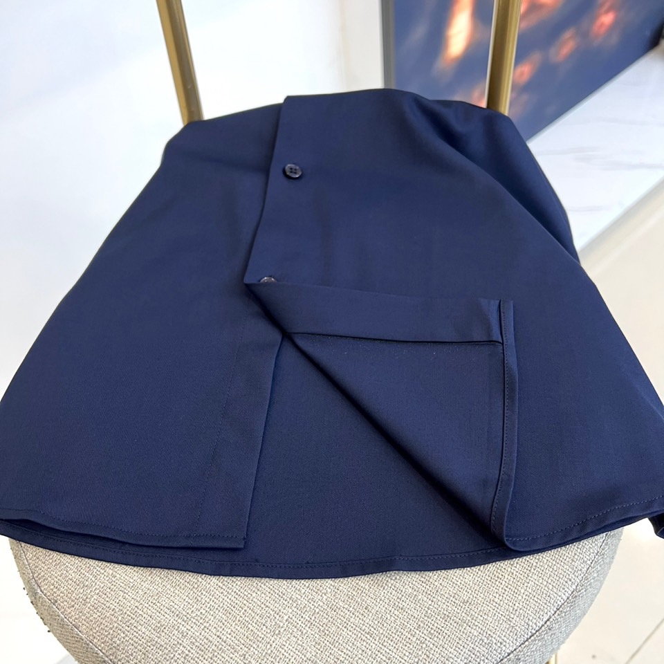 KITON奇顿、25s秋冬新品男士衬衣，来自意大利那不勒斯的顶级奢华，Kiton白衬衫以100%纯棉面料