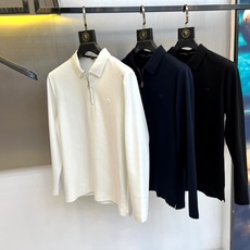 Ferragam菲拉格慕、2025秋冬男士系列。白色珠地棉长袖翻领POLO衫。精选47.6%棉+47.9 Ferragam菲拉格慕、2025秋冬男士系列。白色珠地棉长袖翻领POLO衫。精选47.6%棉+47.9
