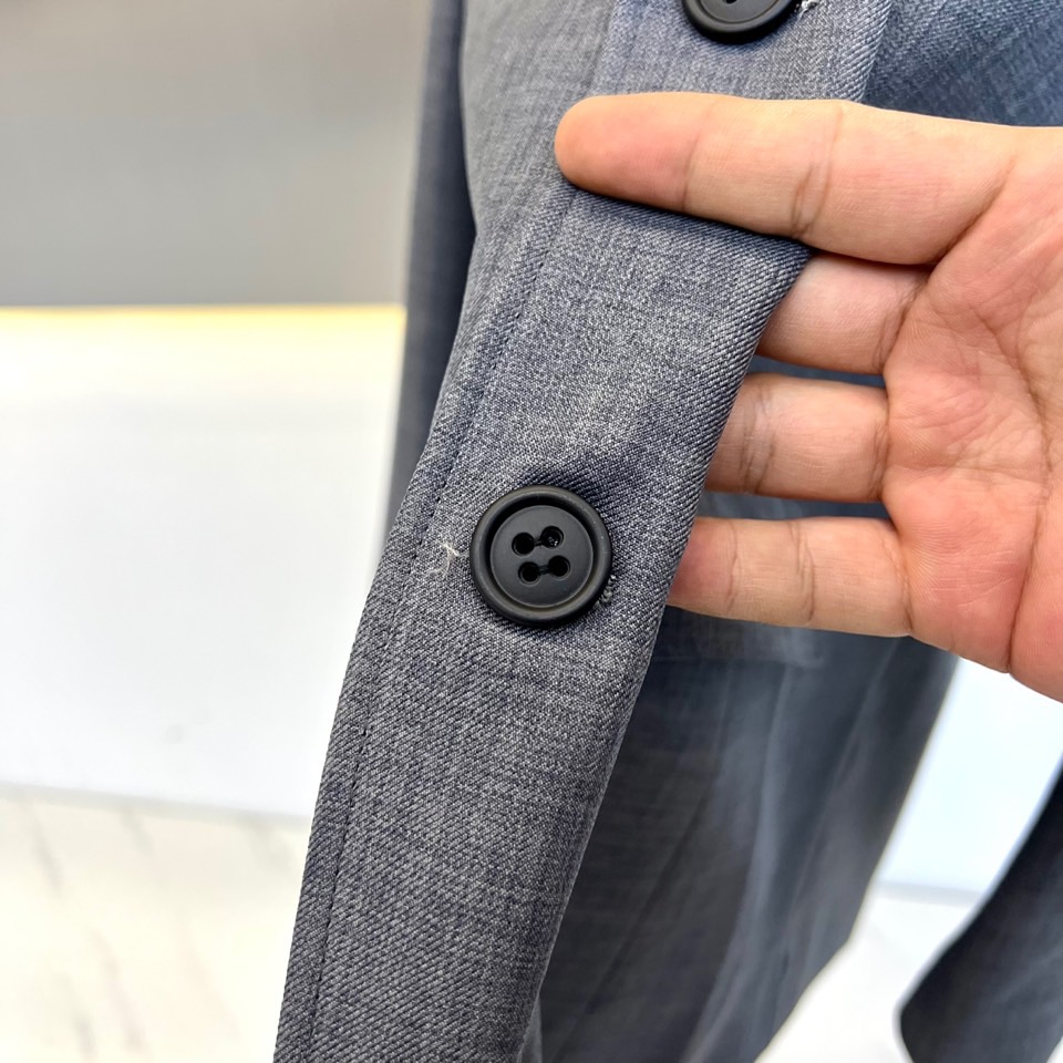 ThomBrow汤姆布朗、2025春夏新品商务休闲西服外套。简约休闲西装外套，进口顶级特供面料都是英国进