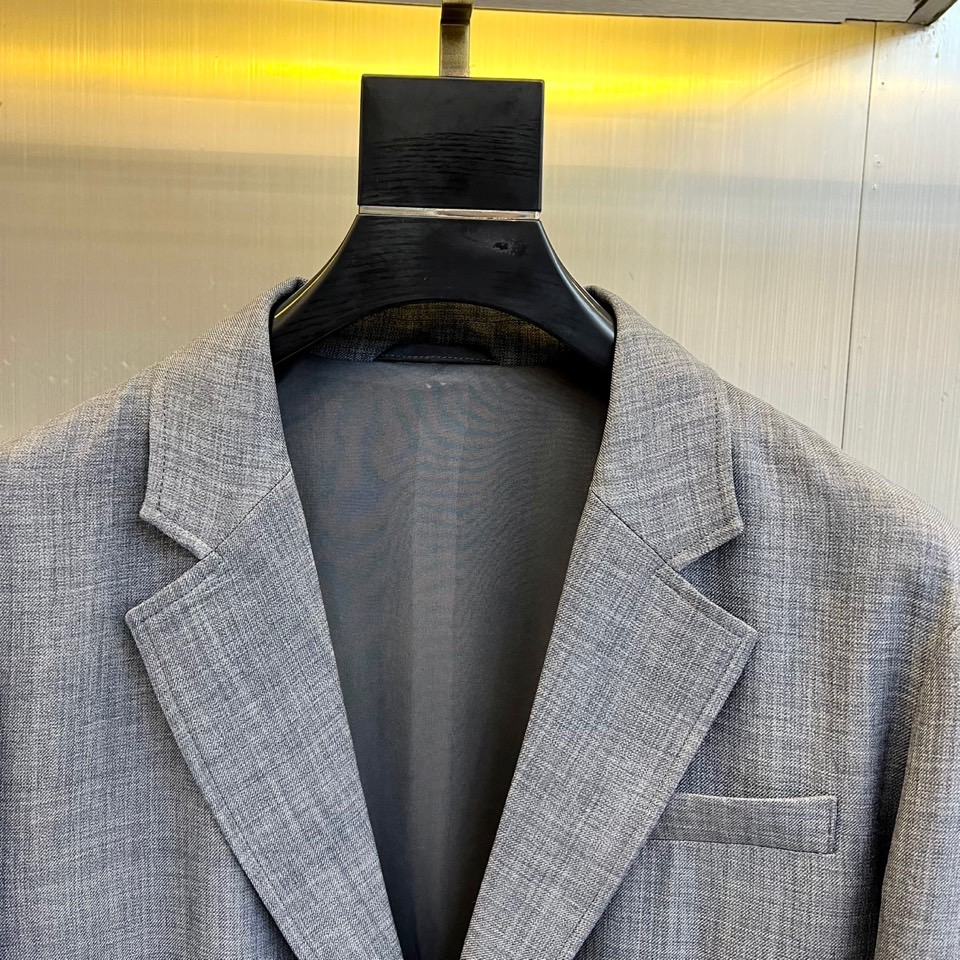 ThomBrow汤姆布朗、2025春夏新品商务休闲西服外套。简约休闲西装外套，进口顶级特供面料都是英国进
