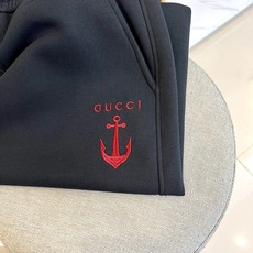 Gucc古驰、25s新品男士抽绳休闲卫裤!绝对日常休闲通勤款,运动户外兼备款!内搭单穿都合适!制作工艺令 Gucc古驰、25s新品男士抽绳休闲卫裤!绝对日常休闲通勤款,运动户外兼备款!内搭单穿都合适!制作工艺令