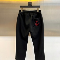 Gucc古驰、25s新品男士抽绳休闲卫裤!绝对日常休闲通勤款,运动户外兼备款!内搭单穿都合适!制作工艺令 Gucc古驰、25s新品男士抽绳休闲卫裤!绝对日常休闲通勤款,运动户外兼备款!内搭单穿都合适!制作工艺令