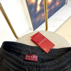 Gucc古驰、25s新品男士抽绳休闲卫裤!绝对日常休闲通勤款,运动户外兼备款!内搭单穿都合适!制作工艺令 Gucc古驰、25s新品男士抽绳休闲卫裤!绝对日常休闲通勤款,运动户外兼备款!内搭单穿都合适!制作工艺令