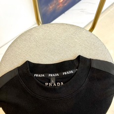 Prad普拉、2025秋冬男士系列。澳绒高领长袖衫。精选澳洲绒感面料,94.1%聚酯纤维+5.9%氨纶黄 Prad普拉、2025秋冬男士系列。澳绒高领长袖衫。精选澳洲绒感面料,94.1%聚酯纤维+5.9%氨纶黄