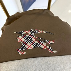 Bur巴宝莉、25s秋冬最新款圆领中袖打底T恤,面料采用双面高支兰精莫代尔,47%莫代尔,47%棉6%氨 Bur巴宝莉、25s秋冬最新款圆领中袖打底T恤,面料采用双面高支兰精莫代尔,47%莫代尔,47%棉6%氨