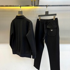 Prad普拉、2025秋冬奢境新作|Prada翻领运动套装,定义都市精英美学Prada 2025秋冬系列 Prad普拉、2025秋冬奢境新作|Prada翻领运动套装,定义都市精英美学Prada 2025秋冬系列