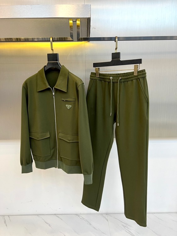 Prad普拉、2025秋冬奢境新作｜Prada翻领运动套装，定义都市精英美学Prada 2025秋冬系列