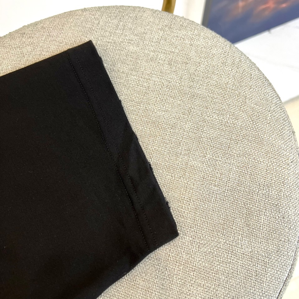 1v威登、（高品质）2025秋冬新品经典徽标落肩短袖T恤打底衫，18世纪复古徽章印花「VOYAGE」「S