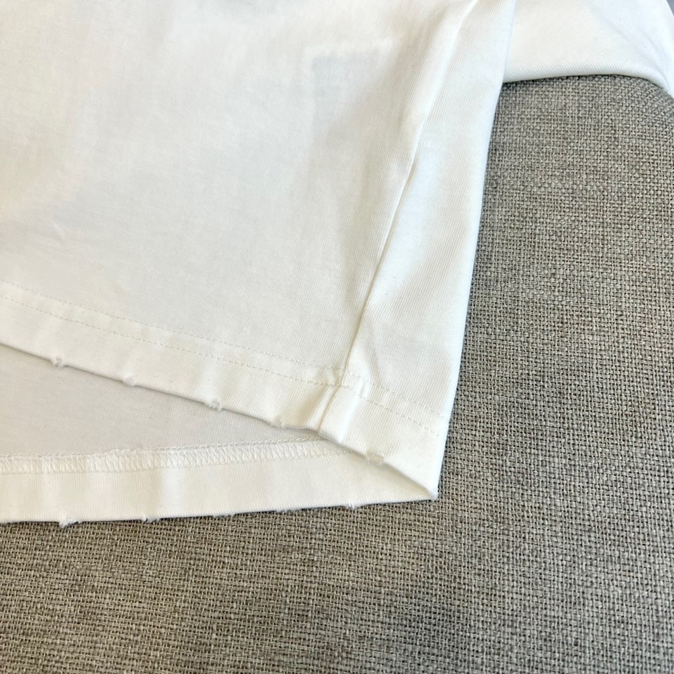 1v威登、（高品质）2025秋冬新品经典徽标落肩短袖T恤打底衫，18世纪复古徽章印花「VOYAGE」「S