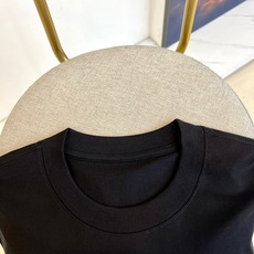 Lowe罗意威、25春夏男士圆领口袋刺绣logo短袖T恤,富氧冰棉平纹针织宽松版型圆领短袖t恤,纯棉高支 Lowe罗意威、25春夏男士圆领口袋刺绣logo短袖T恤,富氧冰棉平纹针织宽松版型圆领短袖t恤,纯棉高支