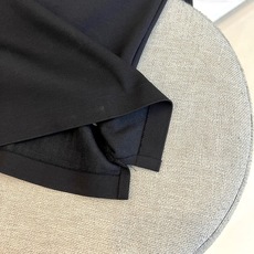 Loro Piana-lP🆕、25秋冬精品长袖POLO系列。• 左胸经典刺绣徽标:精绣字母Logo与盾形 Loro Piana-lP🆕、25秋冬精品长袖POLO系列。• 左胸经典刺绣徽标:精绣字母Logo与盾形