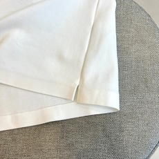 Loro Piana-lP🆕、25秋冬精品长袖POLO系列。• 左胸经典刺绣徽标:精绣字母Logo与盾形 Loro Piana-lP🆕、25秋冬精品长袖POLO系列。• 左胸经典刺绣徽标:精绣字母Logo与盾形
