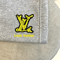 lv、25s新品男士抽绳休闲卫裤!绝对日常休闲通勤款,运动户外兼备款!内搭单穿都合适!制作工艺令人惊叹绝 lv、25s新品男士抽绳休闲卫裤!绝对日常休闲通勤款,运动户外兼备款!内搭单穿都合适!制作工艺令人惊叹绝