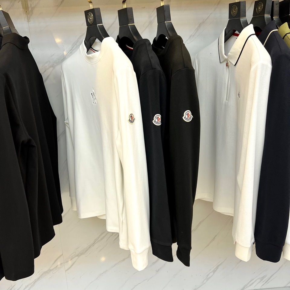 MONCLER蒙口、2025秋冬系列，经典徽标刺绣长袖T恤，精选47.6%棉+47.9%聚酯纤维+4.5