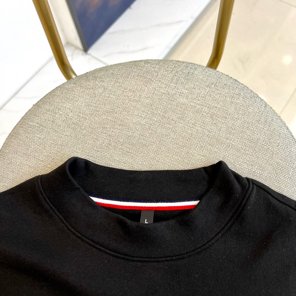 MONCLER蒙口、2025秋冬系列，经典徽标刺绣长袖T恤，精选47.6%棉+47.9%聚酯纤维+4.5