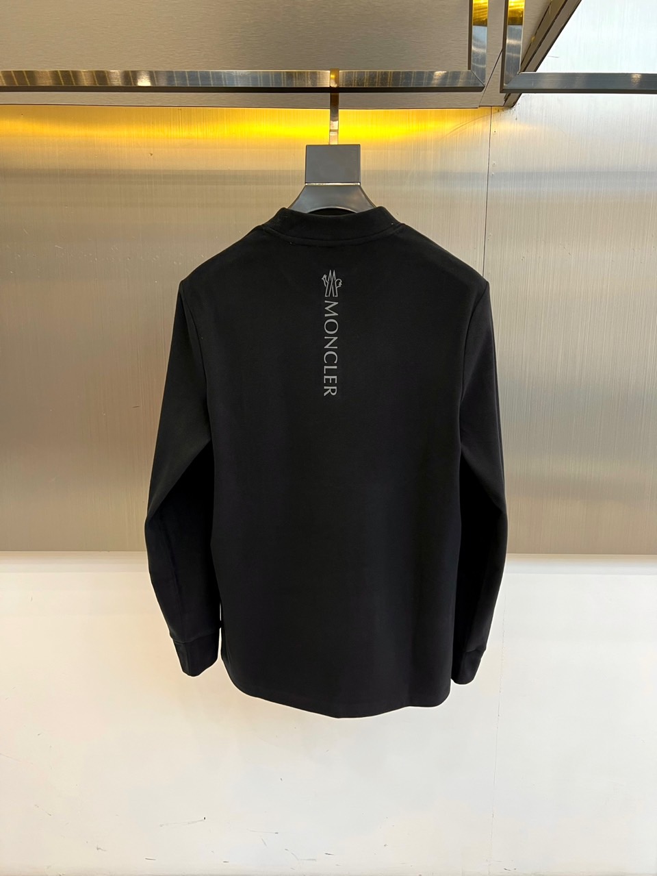 MONCLER蒙口、2025秋冬系列，经典徽标刺绣长袖T恤，精选47.6%棉+47.9%聚酯纤维+4.5