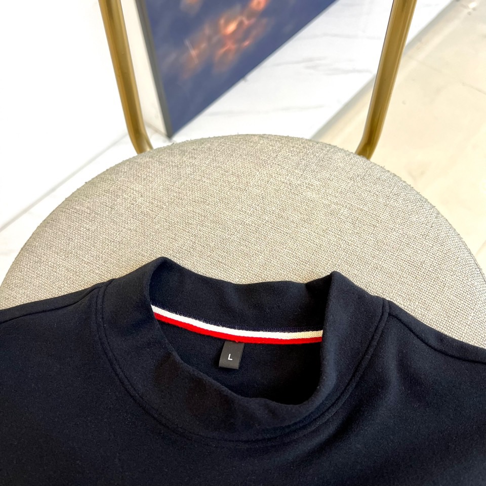 MONCLER蒙口、2025秋冬系列，经典徽标刺绣长袖T恤，精选47.6%棉+47.9%聚酯纤维+4.5