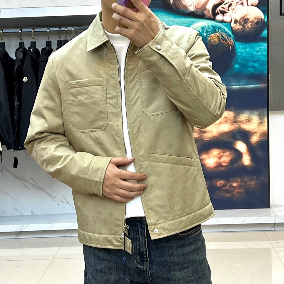 1v、驴家25s秋冬新品翻领设计Monogram夹克外套。Monogram暗纹，如巴黎晨光洒落凯旋门。经