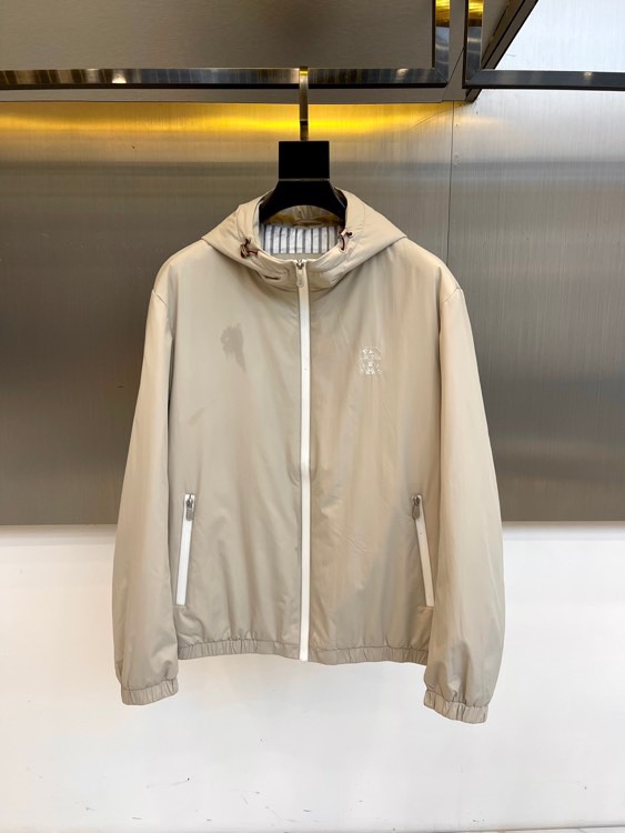 NO:529008,Brunello cucinelli-BC, 25S autumn and winter new hooded cotton clothing | Low-key luxury, Italian elegance, light and soft like Tuscan morning mist. Classic camel color main tone with the same color lining, presenting delicate texture changes in natural light. The left chest is hand-sewn with the brand logo, low-key to show extraordinary taste. Invisible snap-bar placket design, maintaining smooth lines The inner layer uses patented Thermolite warm technology Hand-sewn curved hem, perfectly modifying the body 48-56 (model 173, 143 catties upper body 50 yards),,brunello cucinelli,hermes,hats,alexander wang19860909Brunello cucinelli-BC、25S秋冬新品连帽棉服 | 低调奢华,意式优雅,如托斯卡纳晨雾般轻盈柔软.经典驼色主调搭配同色系内衬,在自然光下呈现细腻质感变化.左胸手工缝制品牌徽标,低调彰显非凡品味. 隐形按扣门襟设计,保持流畅线条 内层采用专利Thermolite保暖科技 手工缝制的弧形下摆,完美修饰身 48-56（模特173,143斤上身50码）,,brunello cucinelli,hermes,hats,alexander wang,Men's clothing