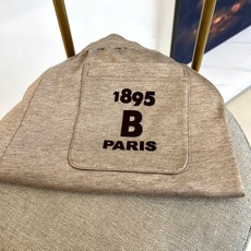 BERLUTI 布鲁提、2025秋冬新品休闲长裤,以1895年巴黎工坊的传承精神演绎现代慵懒美学。这款长 BERLUTI 布鲁提、2025秋冬新品休闲长裤,以1895年巴黎工坊的传承精神演绎现代慵懒美学。这款长