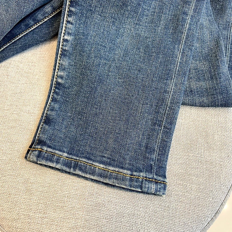 华伦天奴、25s秋冬新品牛仔裤，男装每季必推出的类型单品，风格方面大体无异，无非在于细节元素和面料的微妙