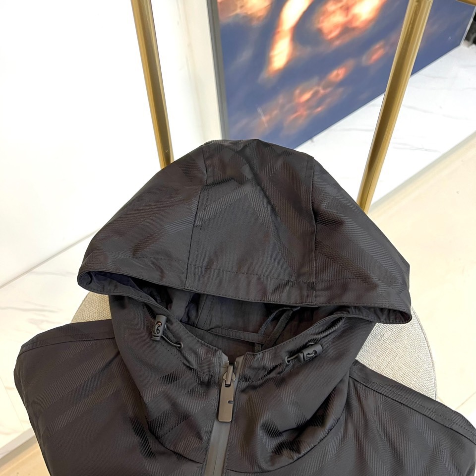 Bur巴宝莉、【高品质】2025秋冬新品双面夹棉夹克外套｜英伦格调 ▸ 双面纯黑设计：采用品牌专利防水面