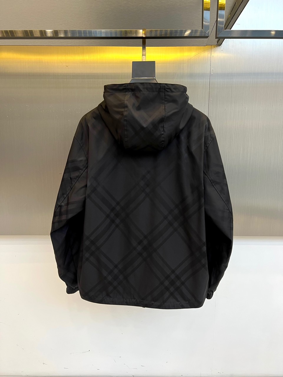 Bur巴宝莉、【高品质】2025秋冬新品双面夹棉夹克外套｜英伦格调 ▸ 双面纯黑设计：采用品牌专利防水面