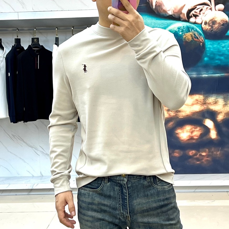 拉夫劳伦、2025秋冬男士系列。澳绒高领长袖衫。精选澳洲绒感面料，细腻软绒触感结合94.1%聚酯纤维+5