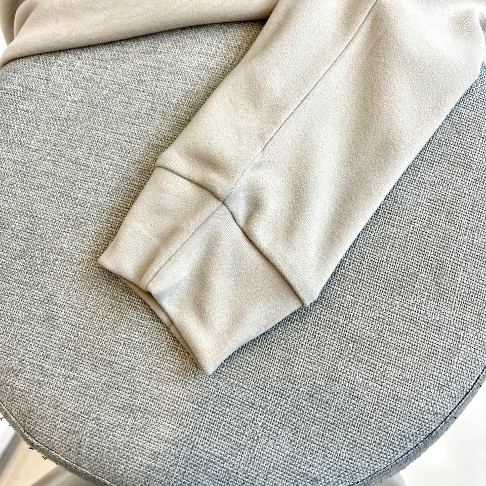 拉夫劳伦、2025秋冬男士系列。澳绒高领长袖衫。精选澳洲绒感面料，细腻软绒触感结合94.1%聚酯纤维+5