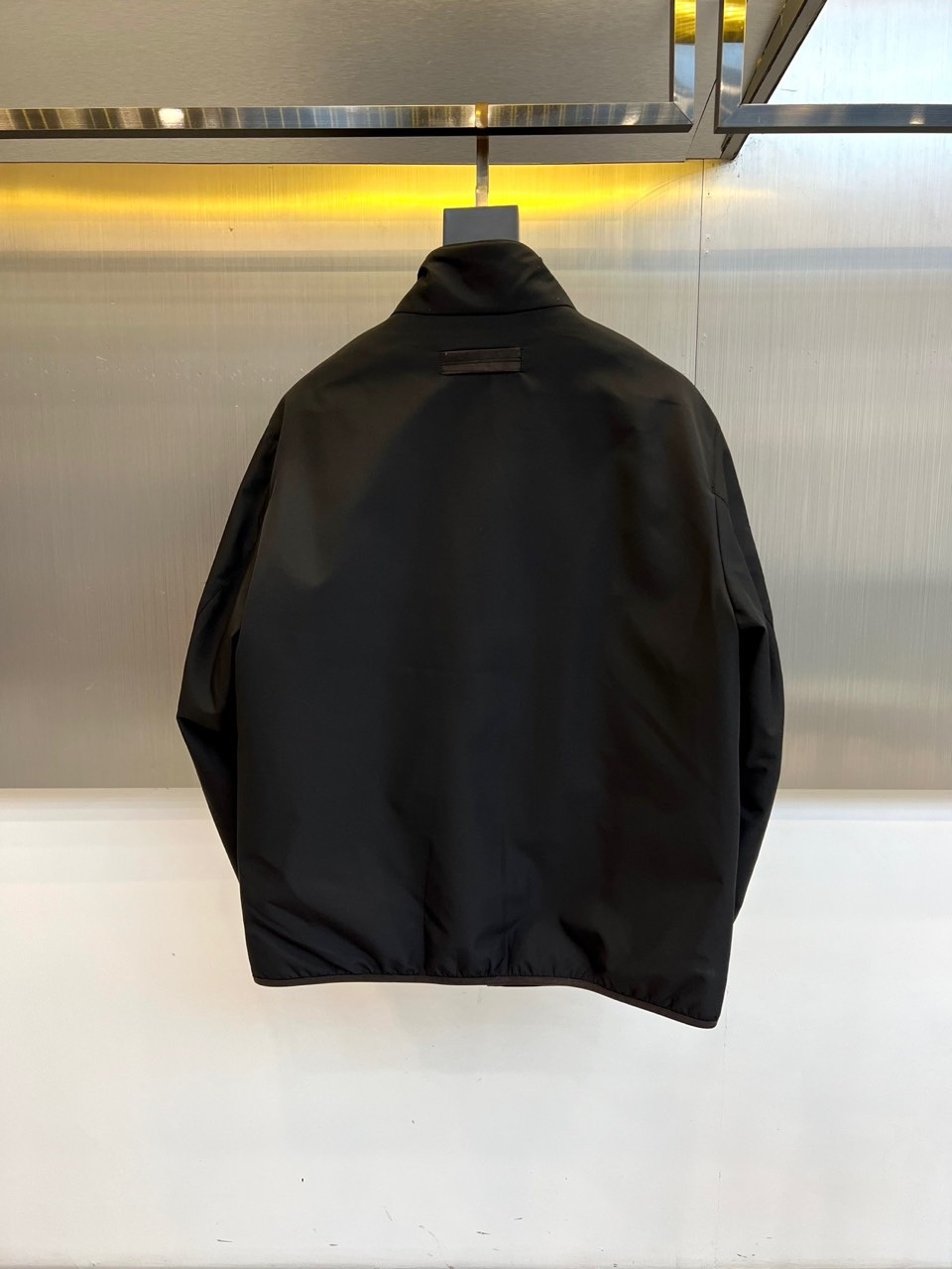 Zegna杰尼亚、2025秋冬新品男士羽绒服夹克,以经典高科技功能性面料打造,呈现细腻的微光泽质感与卓越