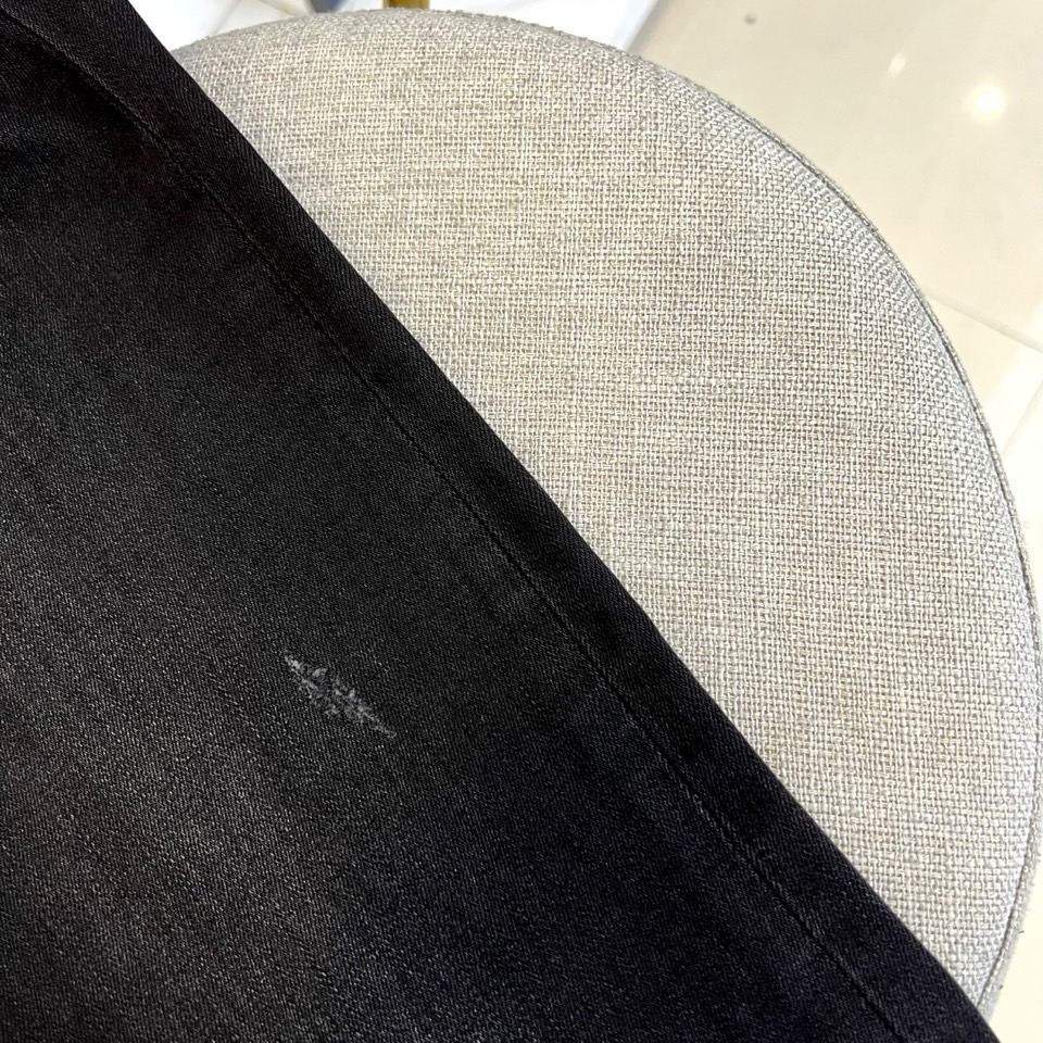 克罗心、2025s春夏新款，男士经典色水洗浅蓝色复古水洗棉质弹力牛仔裤！选用了客供进口98%棉2%橡胶混