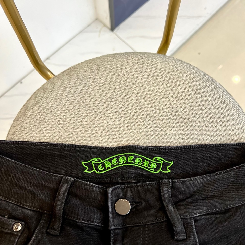 克罗心、2025s春夏新款，男士经典色水洗浅蓝色复古水洗棉质弹力牛仔裤！选用了客供进口98%棉2%橡胶混