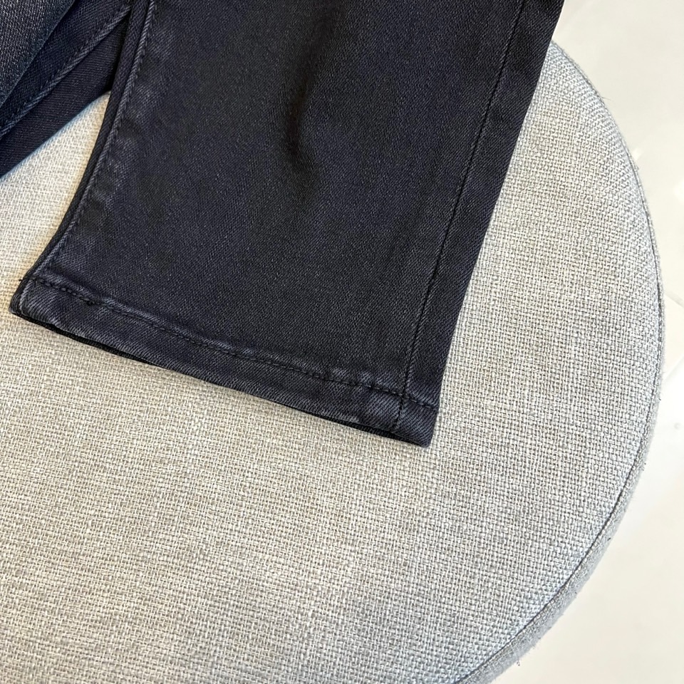 克罗心、2025s春夏新款，男士经典色水洗浅蓝色复古水洗棉质弹力牛仔裤！选用了客供进口98%棉2%橡胶混