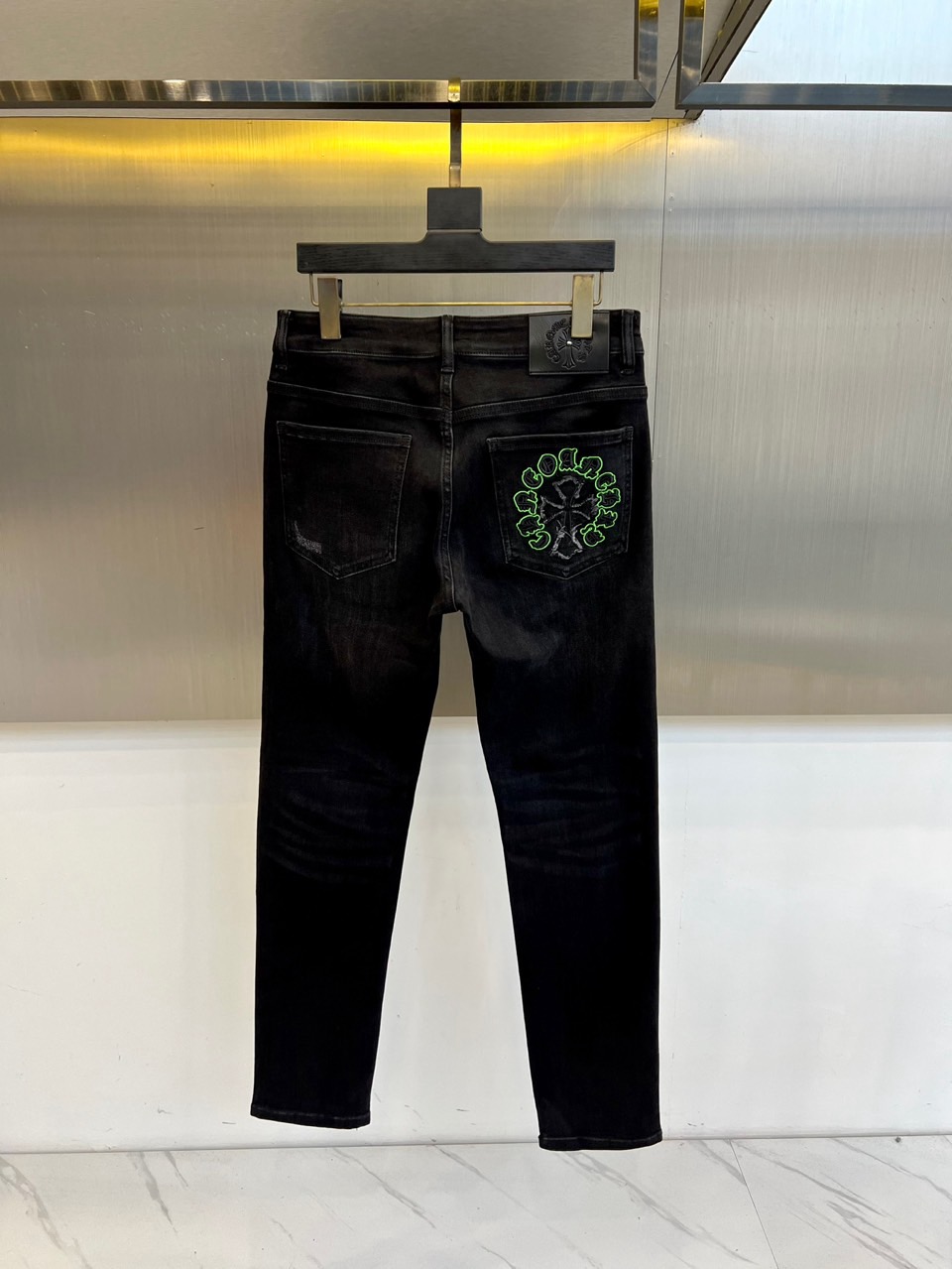 克罗心、2025s春夏新款，男士经典色水洗浅蓝色复古水洗棉质弹力牛仔裤！选用了客供进口98%棉2%橡胶混