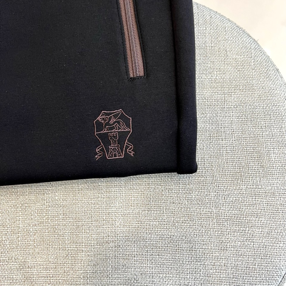 Brunello Cucinelli、2025秋冬新品男士休闲运动裤，以100%棉质针织面料打造，亲肤透