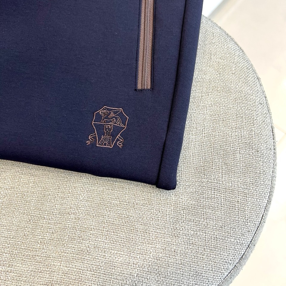 Brunello Cucinelli、2025秋冬新品男士休闲运动裤，以100%棉质针织面料打造，亲肤透