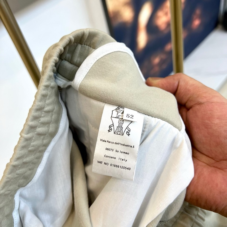 Brunello Cucinelli、2025秋冬新品男士休闲运动裤，以100%棉质针织面料打造，亲肤透