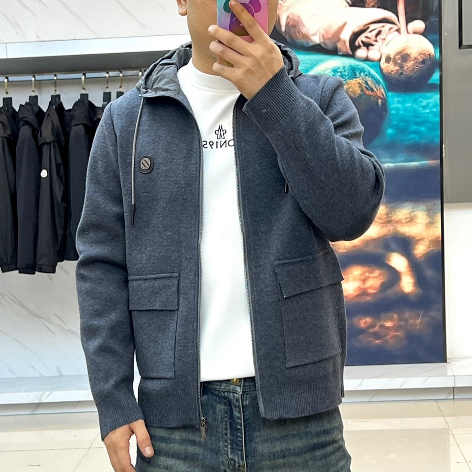 Zegna杰尼亚、2025秋冬新品深灰连帽针织外套▸ 精选混纺面料：50%羊毛+23%腈纶+17%聚酯纤