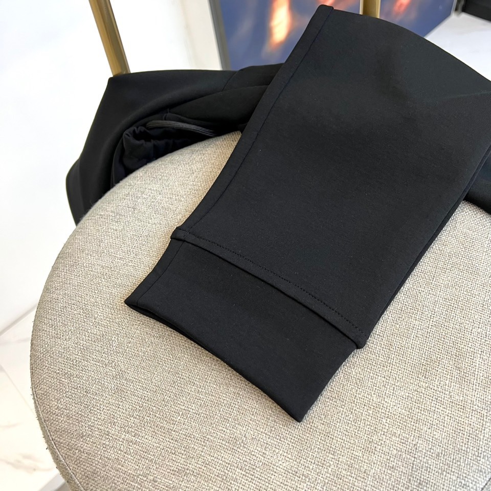 Mon蒙口、 2025s秋冬新款空气层棉质抽绳卫裤，男士经典印花徽标时尚运动休闲抽绳卫裤！采用客供进口2