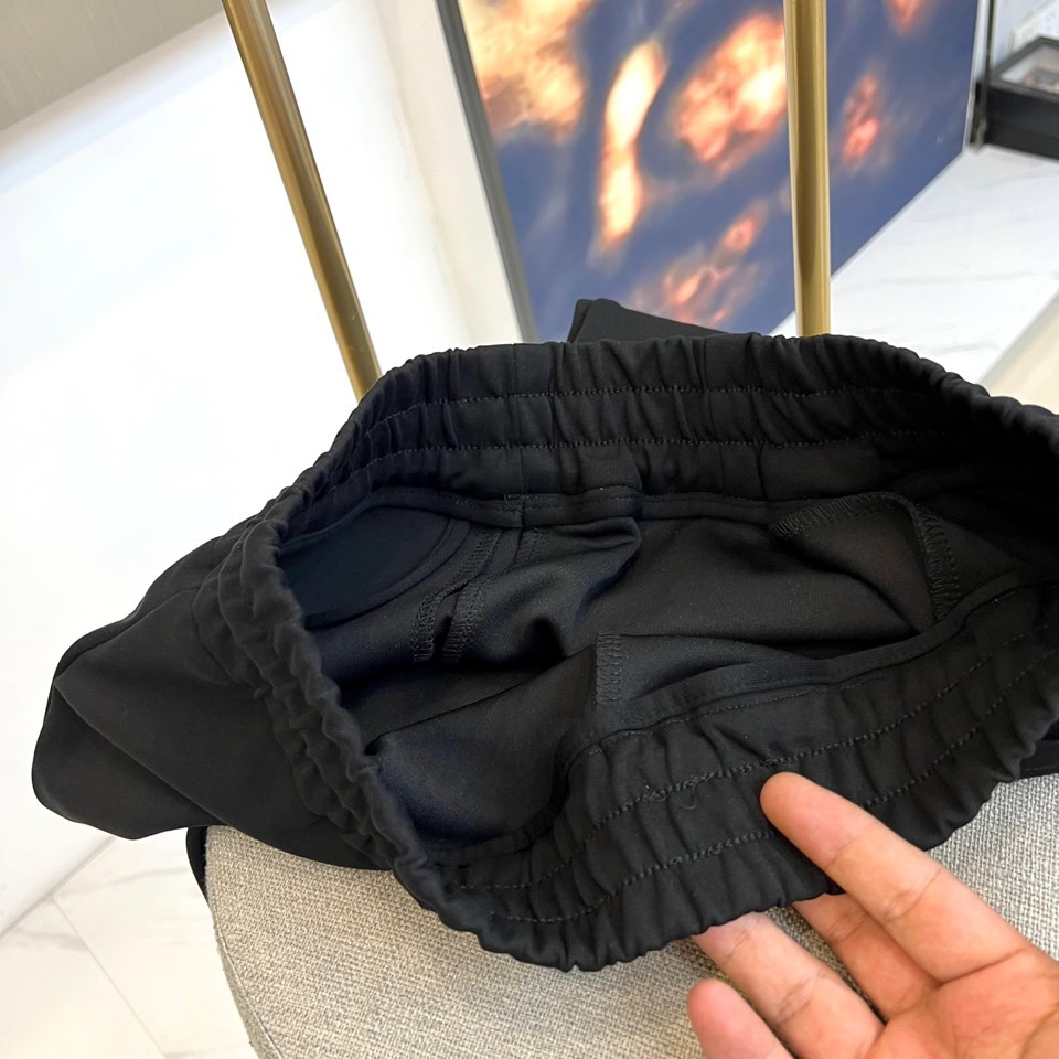 Mon蒙口、 2025s秋冬新款空气层棉质抽绳卫裤，男士经典印花徽标时尚运动休闲抽绳卫裤！采用客供进口2