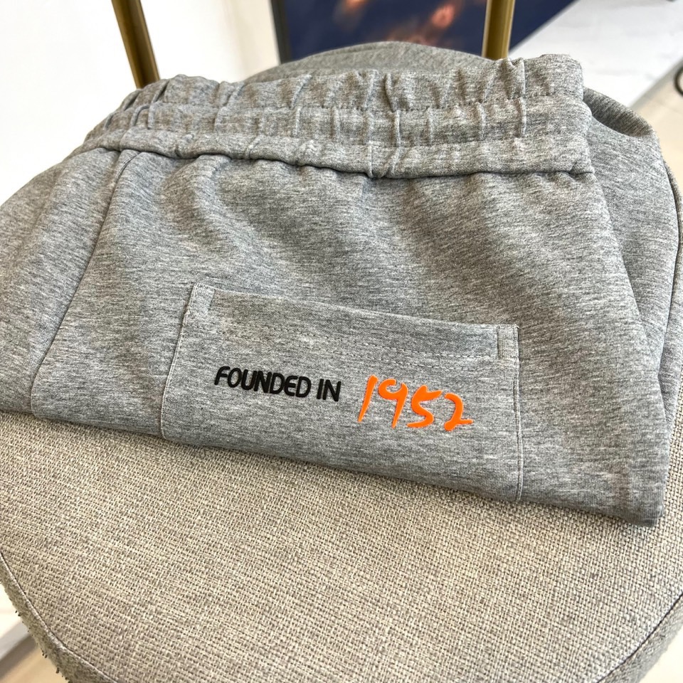 Mon蒙口、 2025s秋冬新款空气层棉质抽绳卫裤，男士经典印花徽标时尚运动休闲抽绳卫裤！采用客供进口2