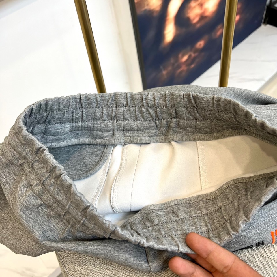 Mon蒙口、 2025s秋冬新款空气层棉质抽绳卫裤，男士经典印花徽标时尚运动休闲抽绳卫裤！采用客供进口2