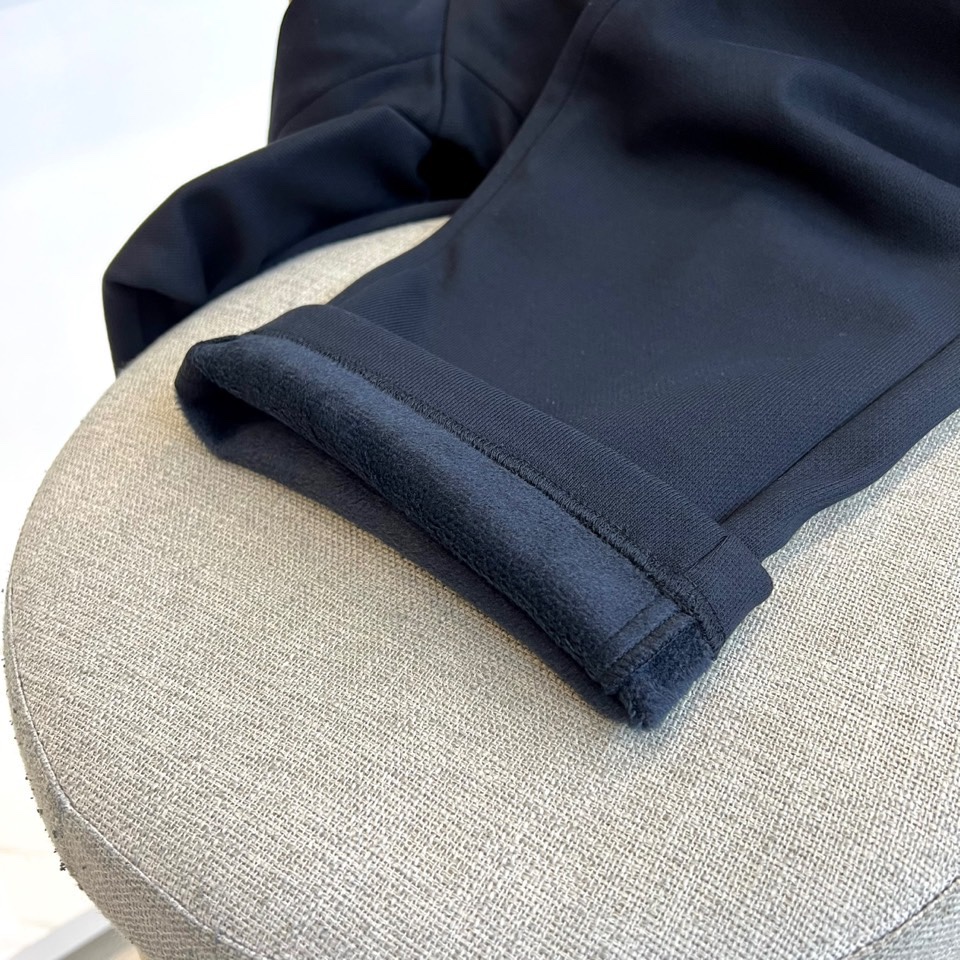 Louis Vuitton 2025 Fall/Winter Silk Down Blend Lounge Pants - Luxury & Comfort 7 i1760284235 2232 2