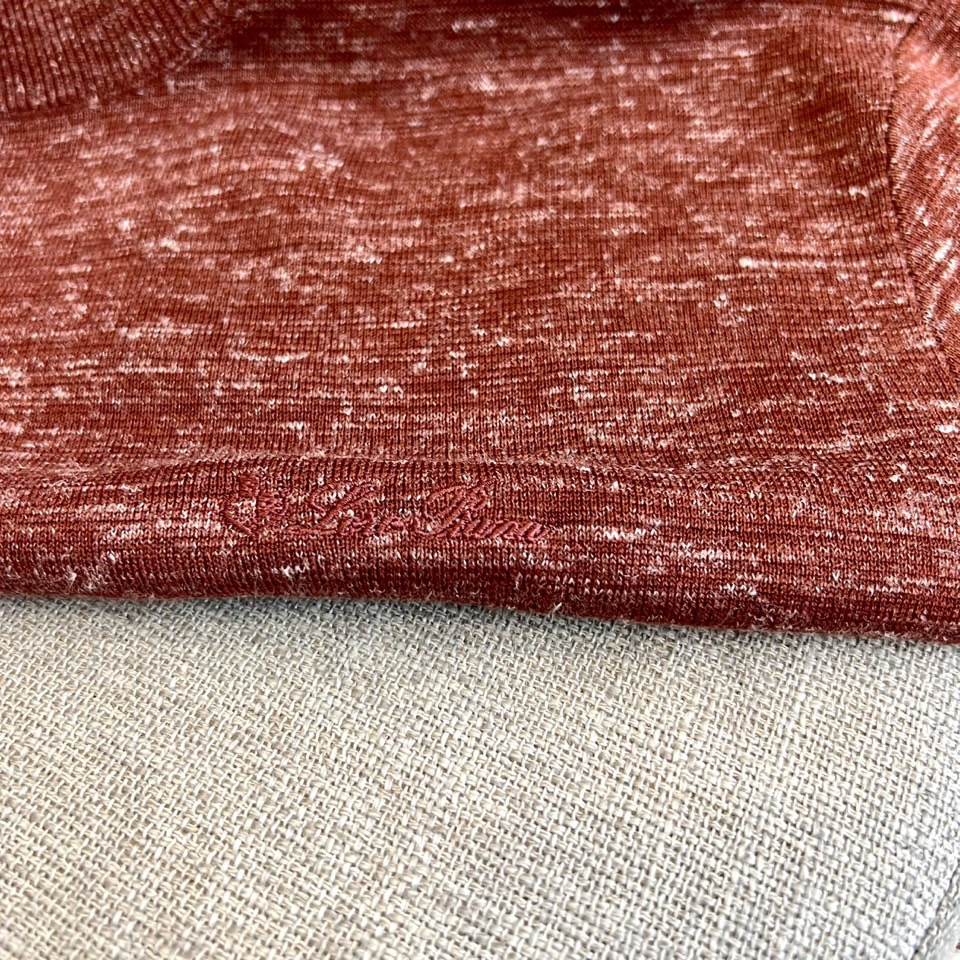 Loro Piana诺悠翩雅、2025秋冬新品针织衫，以精湛工艺重新定义现代优雅衣橱。款式采用舒适的中领