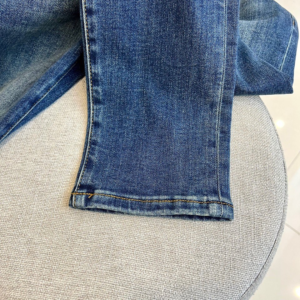 Dio迪奥、25s秋冬新品牛仔裤，男装每季必推出的类型单品，风格方面大体无异，无非在于细节元素和面料的微