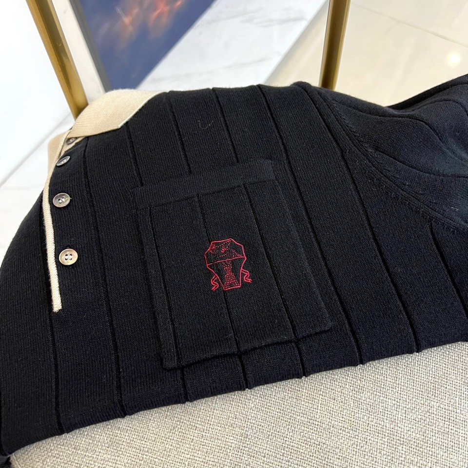 Brunello Cucinelli-BC，2025秋冬新品男士羊毛🐑针织衫，以优雅撞色设计演绎现代绅士