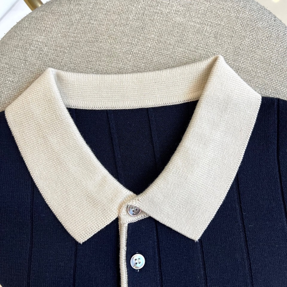 Brunello Cucinelli-BC，2025秋冬新品男士羊毛🐑针织衫，以优雅撞色设计演绎现代绅士