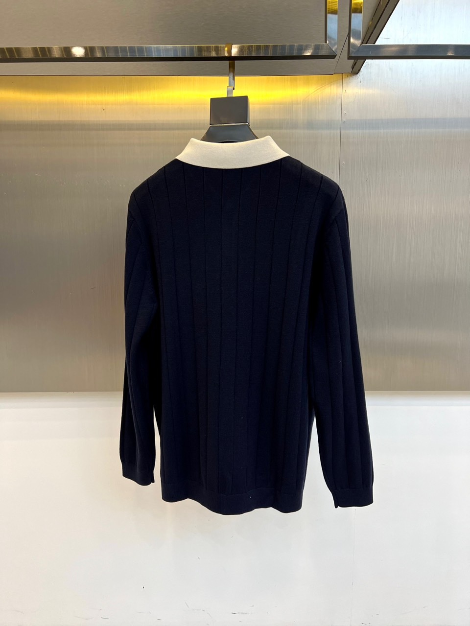 Brunello Cucinelli-BC，2025秋冬新品男士羊毛🐑针织衫，以优雅撞色设计演绎现代绅士