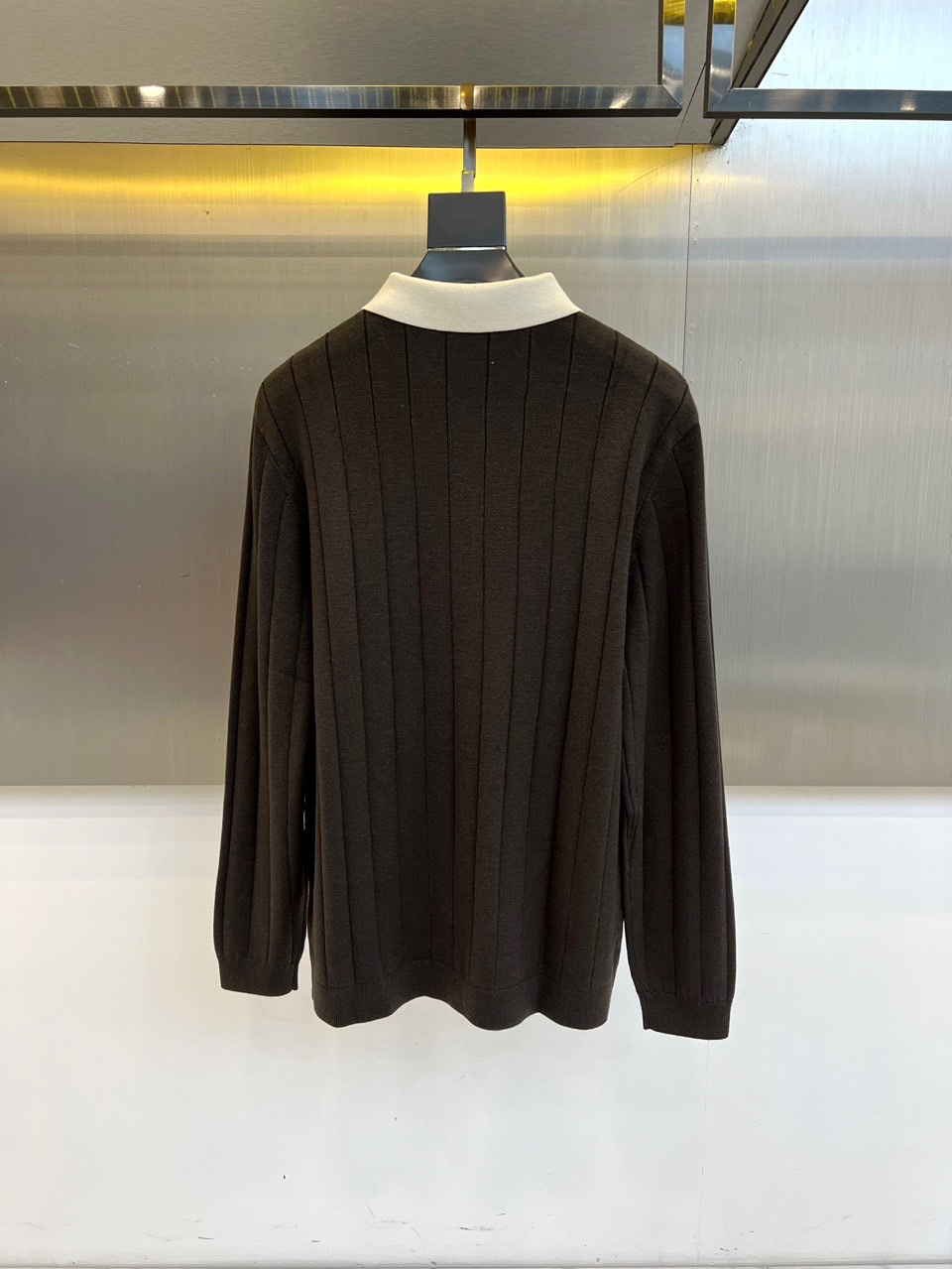 Brunello Cucinelli-BC，2025秋冬新品男士羊毛🐑针织衫，以优雅撞色设计演绎现代绅士