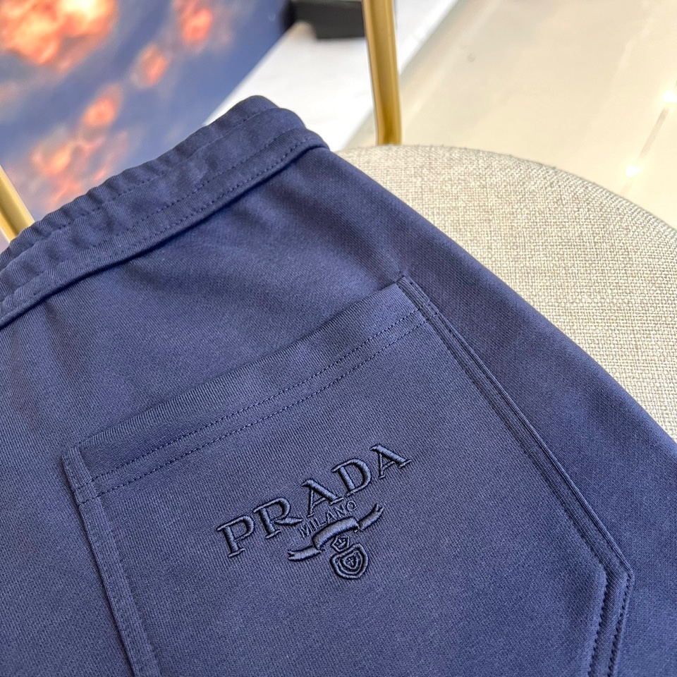 Prad普拉、2025秋冬新品！时尚休闲夹克外套 都市休闲运动套装！运动套装一定拥有一套，不仅穿着舒适而